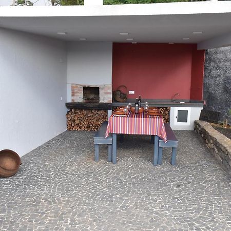 Charming Villa In Faja Da Ovelha With Private Pool Buitenkant foto