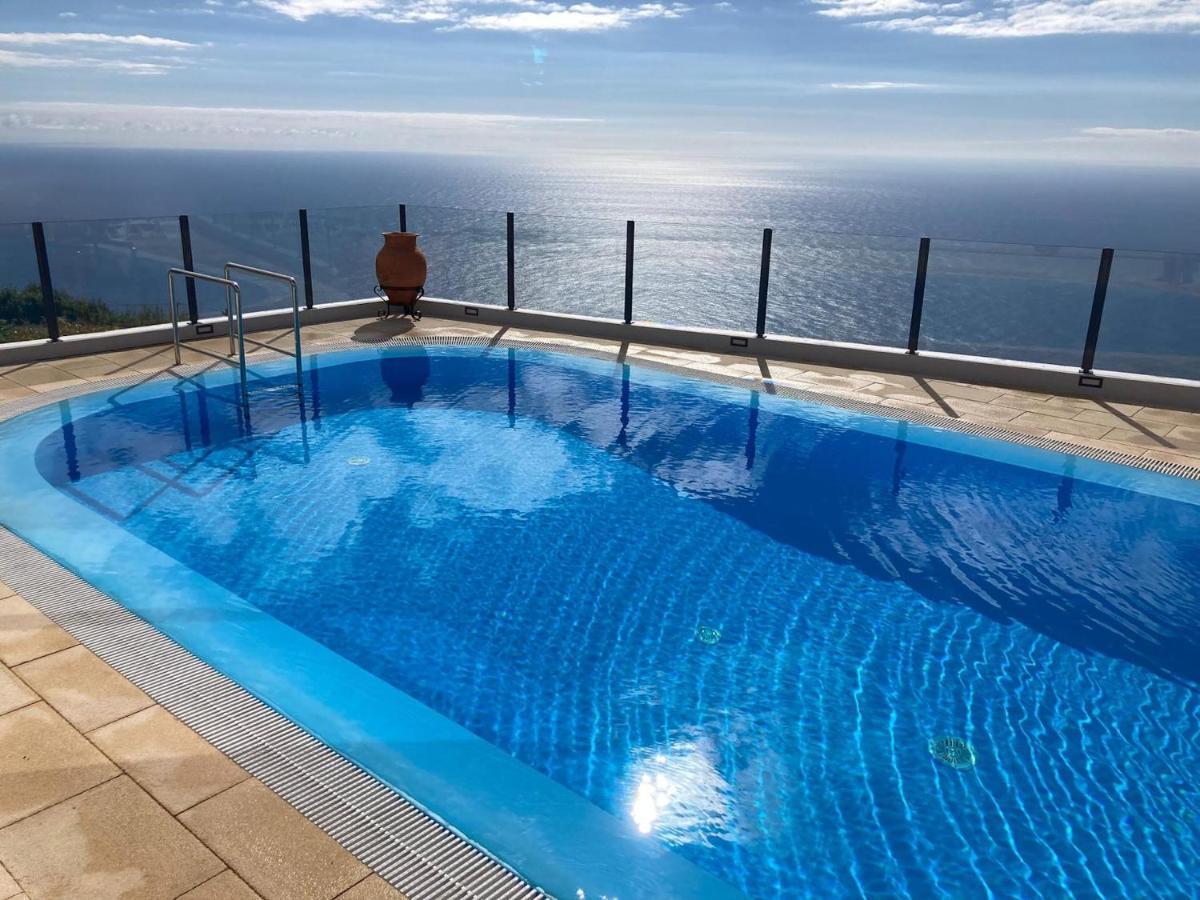 Charming Villa In Faja Da Ovelha With Private Pool Buitenkant foto