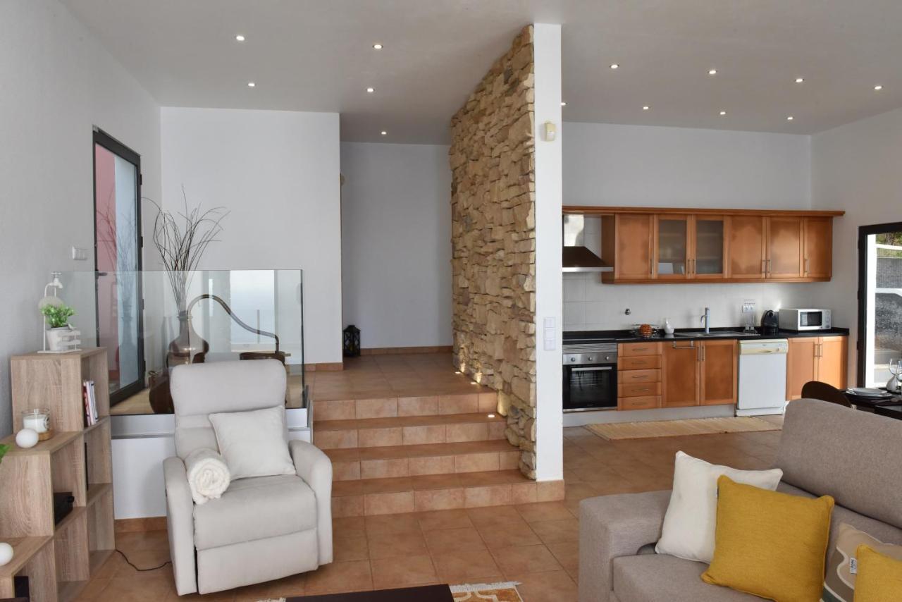 Charming Villa In Faja Da Ovelha With Private Pool Buitenkant foto